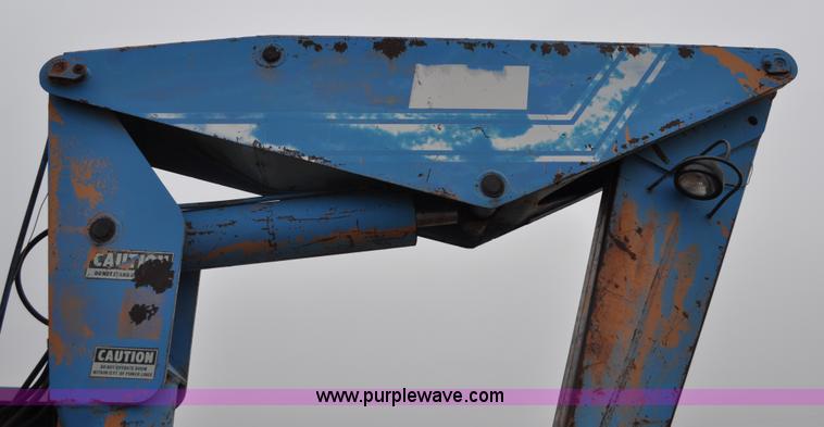 image for item C3320 1976 International Fleetstar 2010A Fleet Corp tire truck