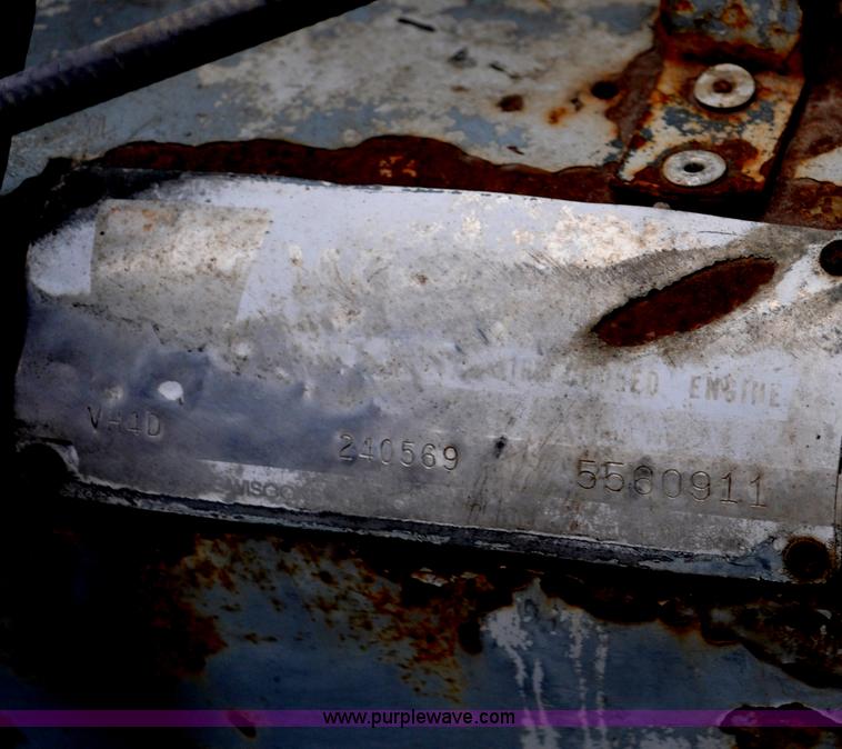 image for item C3320 1976 International Fleetstar 2010A Fleet Corp tire truck