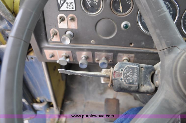 image for item C3321 1969 International Fleetstar 2010A semi truck