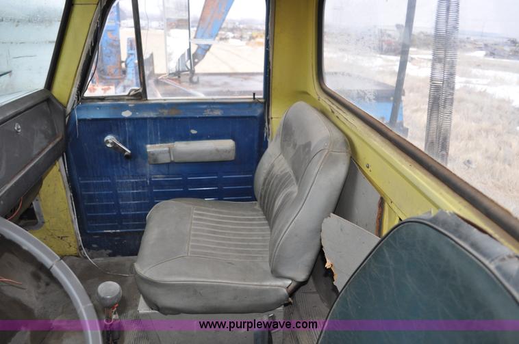 image for item C3321 1969 International Fleetstar 2010A semi truck