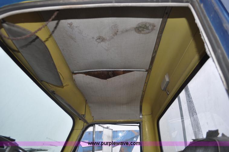 image for item C3321 1969 International Fleetstar 2010A semi truck