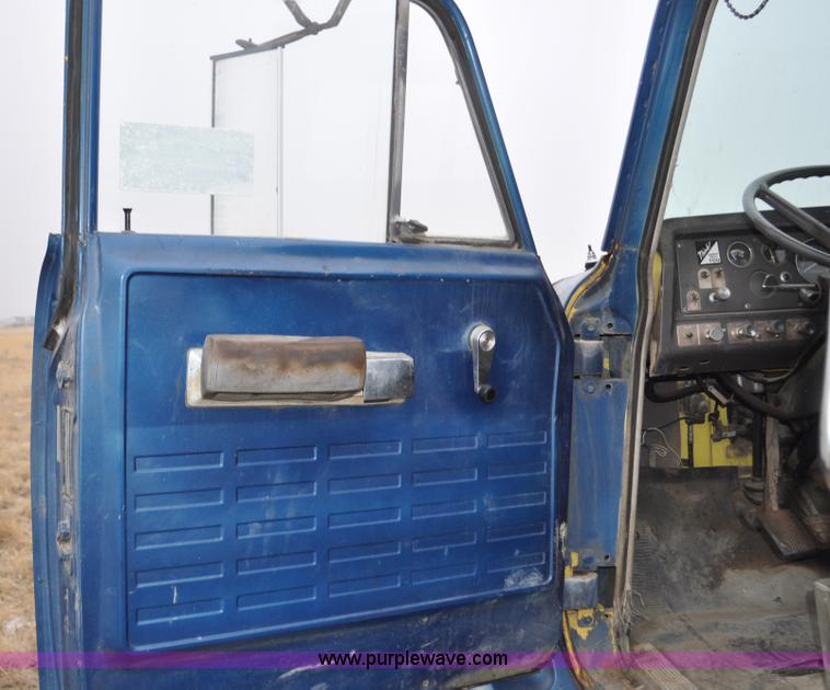 image for item C3321 1969 International Fleetstar 2010A semi truck