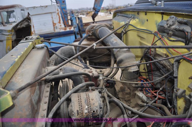 image for item C3321 1969 International Fleetstar 2010A semi truck