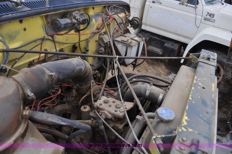 image for item C3321 1969 International Fleetstar 2010A semi truck