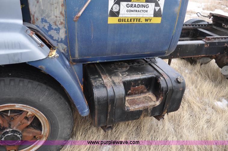 image for item C3321 1969 International Fleetstar 2010A semi truck