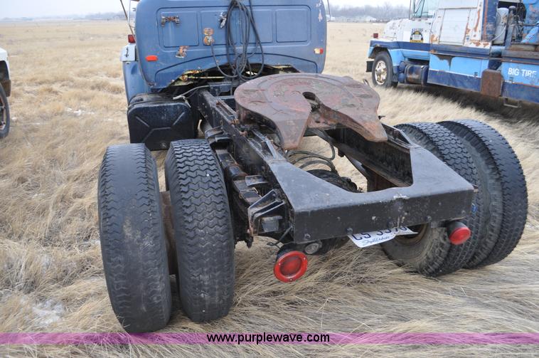 image for item C3321 1969 International Fleetstar 2010A semi truck