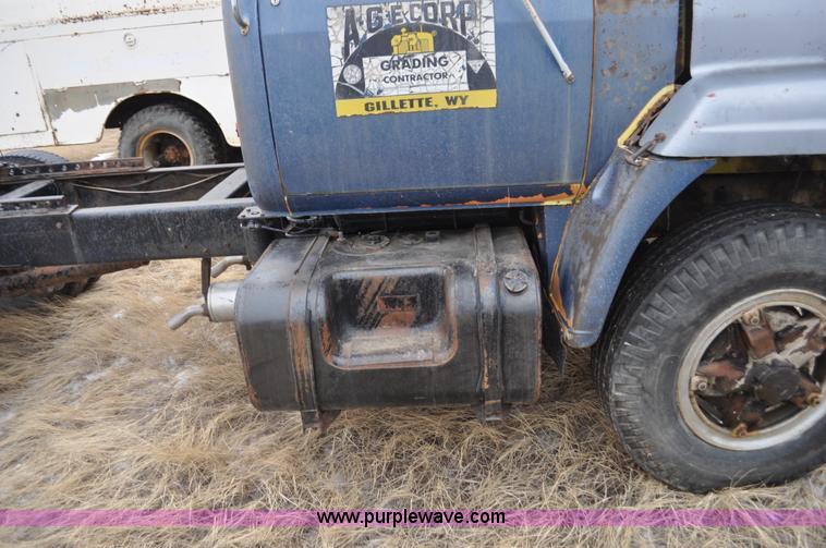 image for item C3321 1969 International Fleetstar 2010A semi truck