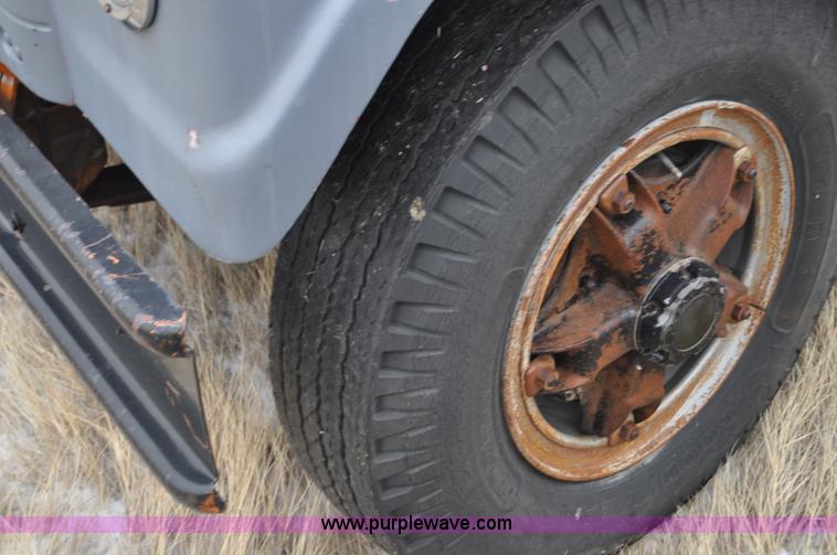 image for item C3321 1969 International Fleetstar 2010A semi truck