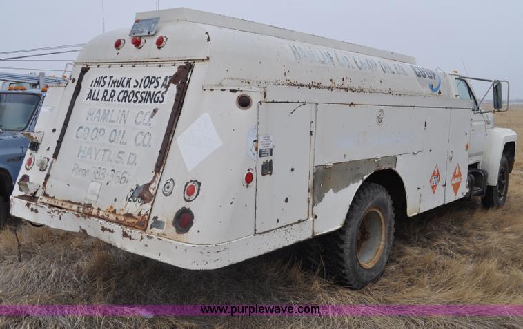 image for item C3322 1980 Ford F700 fuel truck