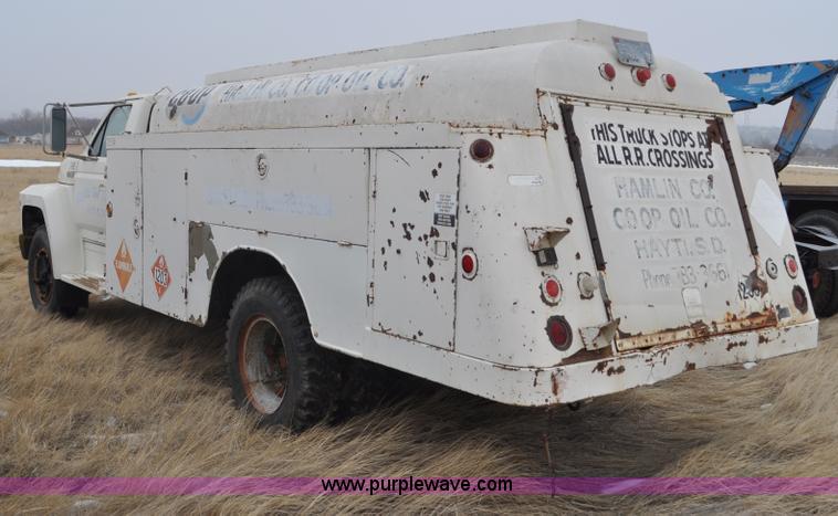 image for item C3322 1980 Ford F700 fuel truck