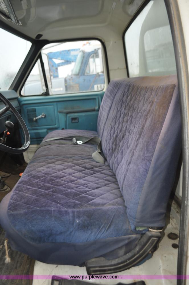 image for item C3322 1980 Ford F700 fuel truck