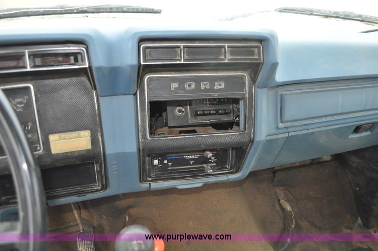 image for item C3322 1980 Ford F700 fuel truck