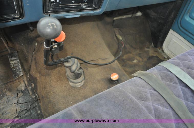 image for item C3322 1980 Ford F700 fuel truck