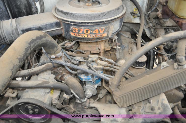 image for item C3322 1980 Ford F700 fuel truck