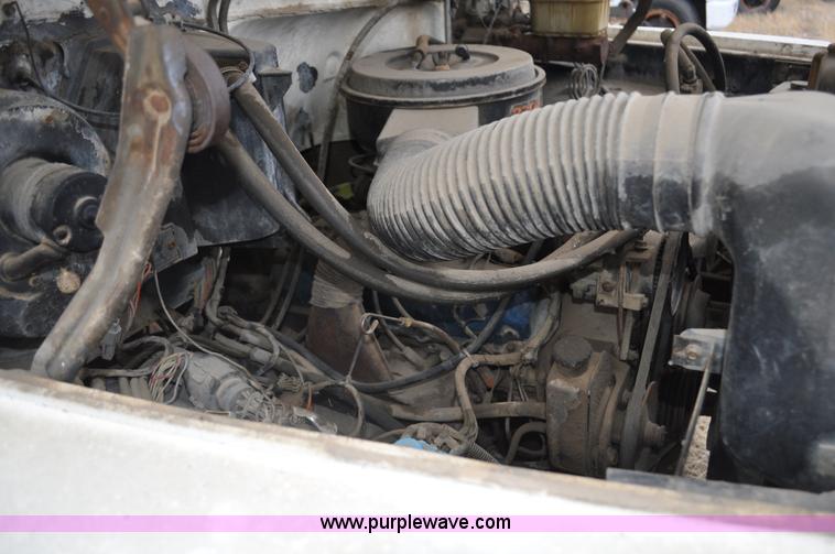 image for item C3322 1980 Ford F700 fuel truck