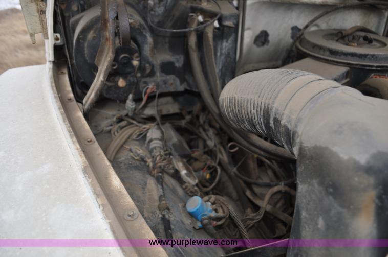 image for item C3322 1980 Ford F700 fuel truck