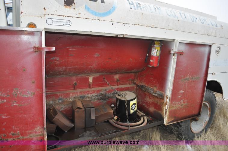 image for item C3322 1980 Ford F700 fuel truck