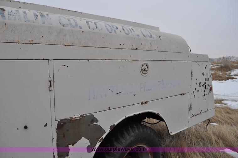 image for item C3322 1980 Ford F700 fuel truck