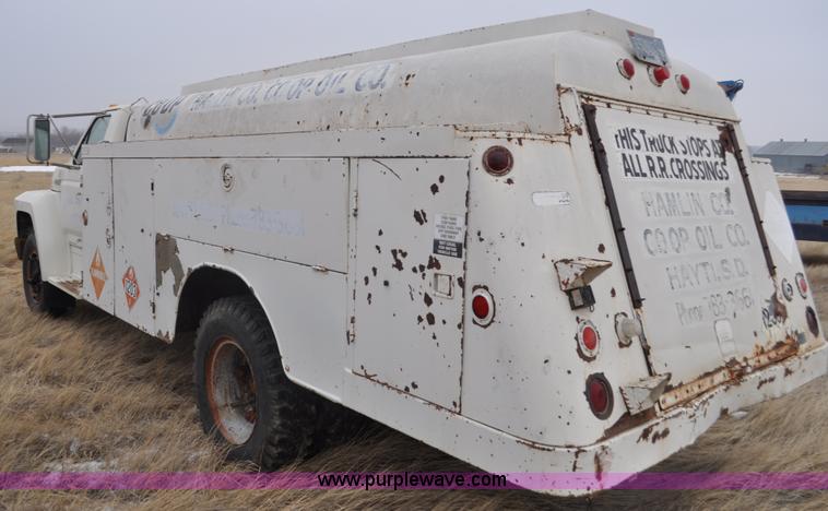 image for item C3322 1980 Ford F700 fuel truck