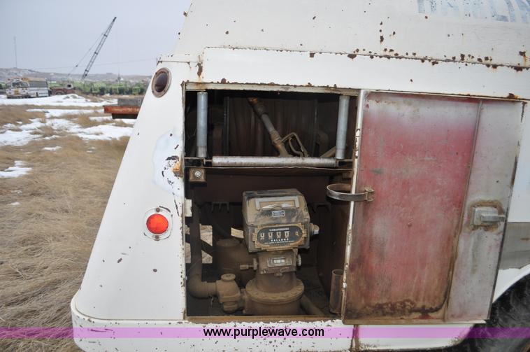 image for item C3322 1980 Ford F700 fuel truck