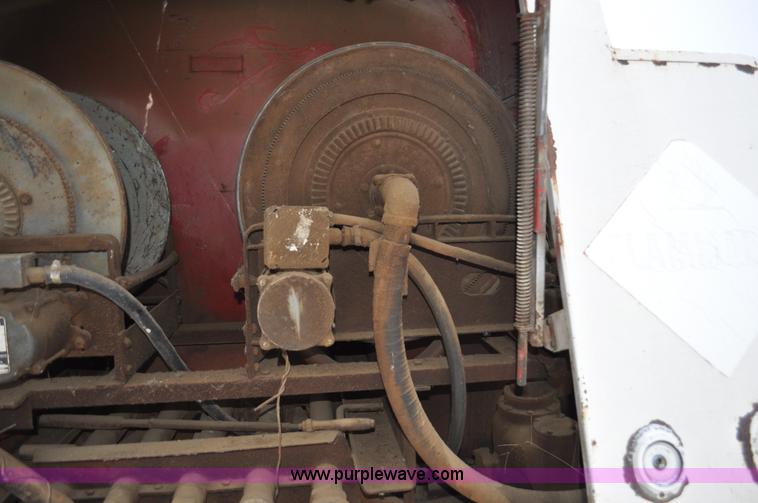 image for item C3322 1980 Ford F700 fuel truck