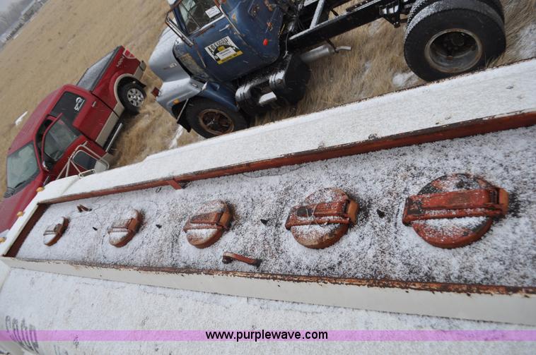 image for item C3322 1980 Ford F700 fuel truck