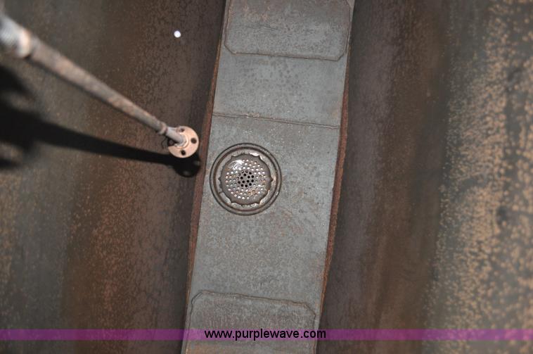 image for item C3322 1980 Ford F700 fuel truck