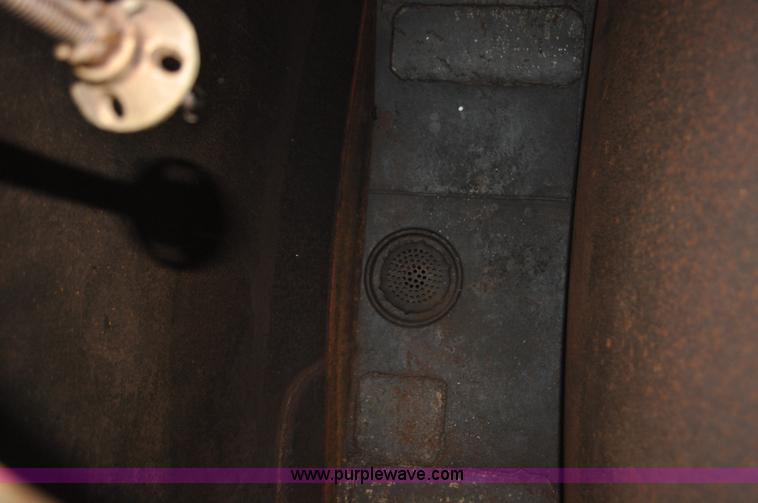 image for item C3322 1980 Ford F700 fuel truck