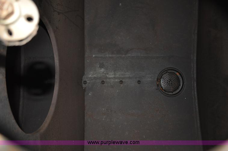 image for item C3322 1980 Ford F700 fuel truck