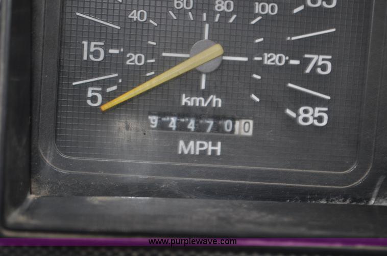 image for item C3322 1980 Ford F700 fuel truck