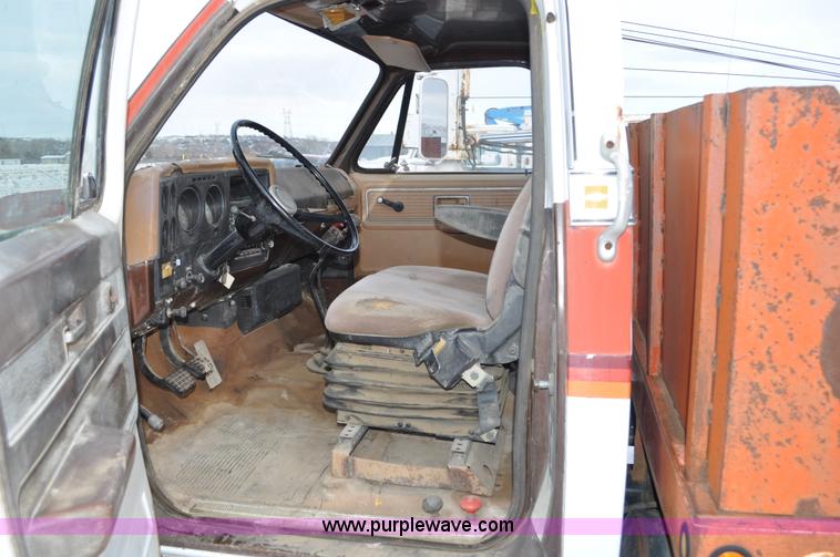 image for item C3324 1979 Chevrolet Scottsdale C70 flatbed truck