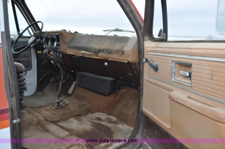 image for item C3324 1979 Chevrolet Scottsdale C70 flatbed truck