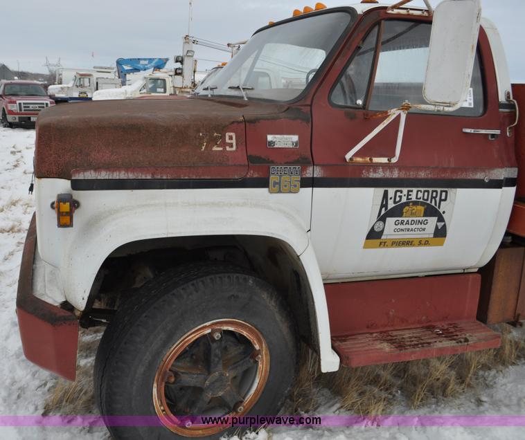 image for item C3325 1979 Chevrolet C65 Custom Deluxe flatbed truck