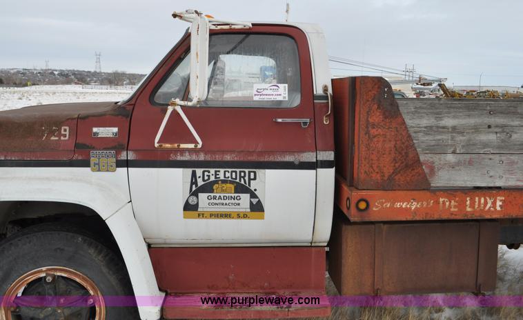image for item C3325 1979 Chevrolet C65 Custom Deluxe flatbed truck