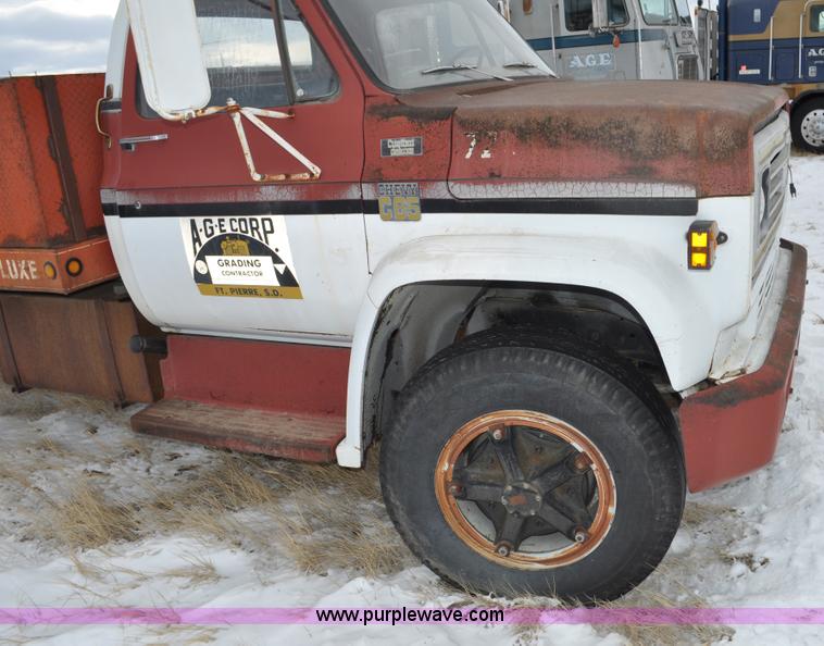 image for item C3325 1979 Chevrolet C65 Custom Deluxe flatbed truck