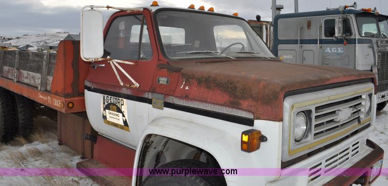 image for item C3325 1979 Chevrolet C65 Custom Deluxe flatbed truck