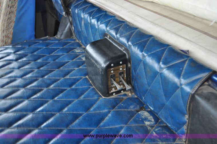 image for item C3326 1976 White Freightliner 10464 semi truck