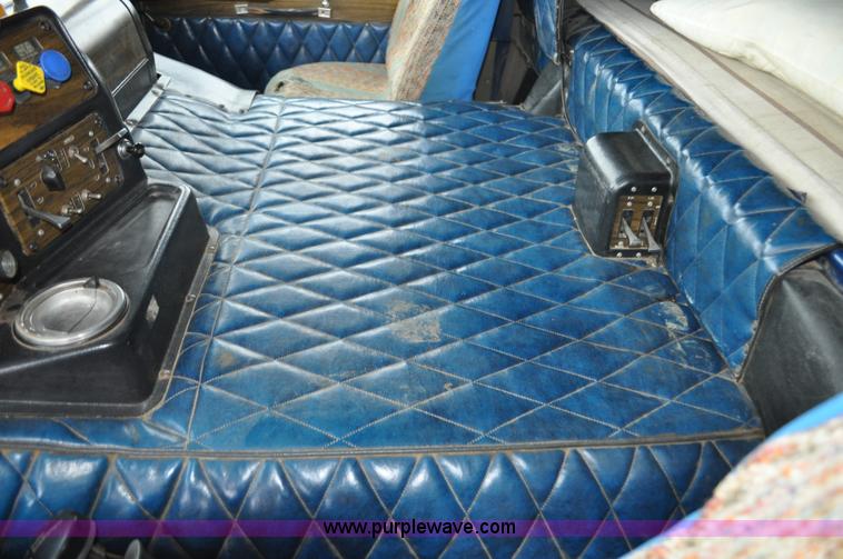 image for item C3326 1976 White Freightliner 10464 semi truck