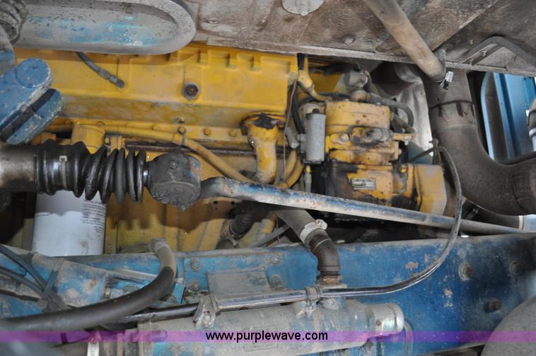 image for item C3326 1976 White Freightliner 10464 semi truck