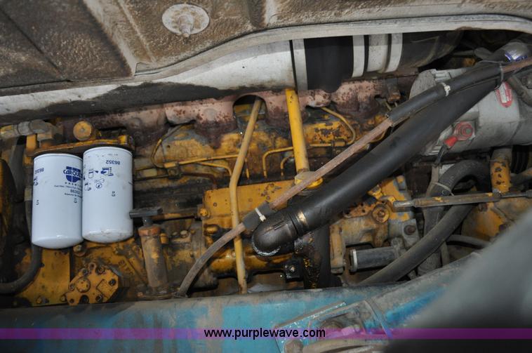 image for item C3326 1976 White Freightliner 10464 semi truck