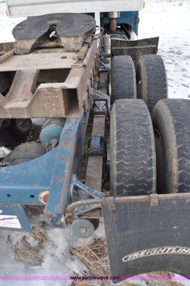 image for item C3326 1976 White Freightliner 10464 semi truck