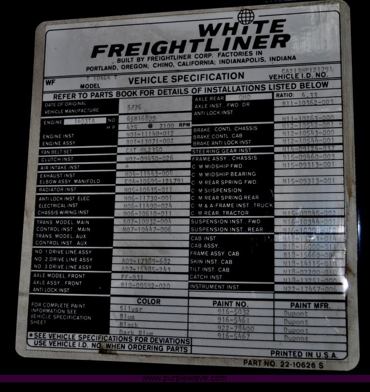 image for item C3326 1976 White Freightliner 10464 semi truck