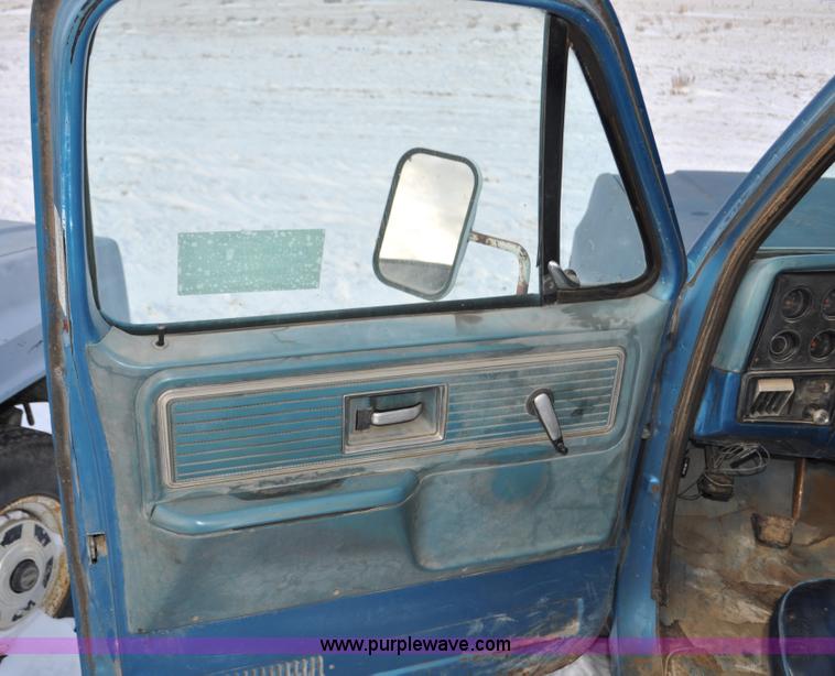 image for item C3328 1979 Chevrolet Scottsdale C30 flatbed truck