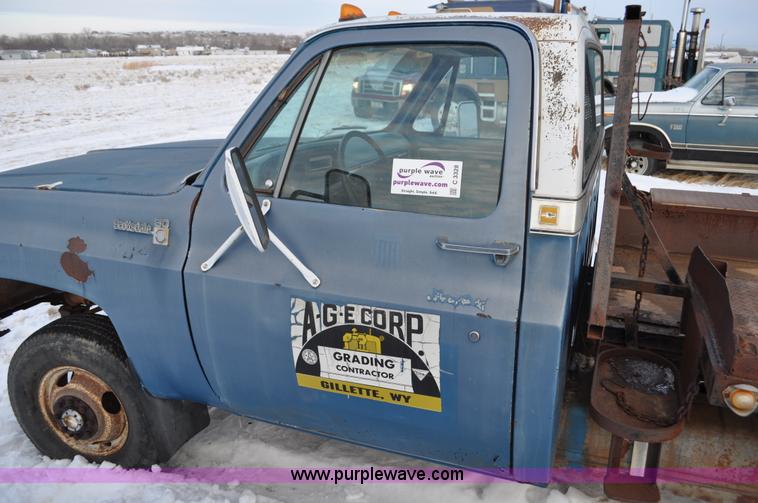 image for item C3328 1979 Chevrolet Scottsdale C30 flatbed truck