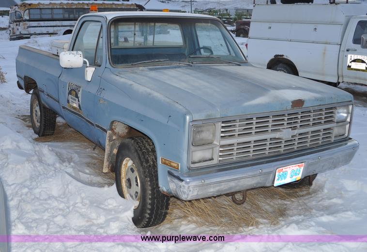 image for item C3329 1983 Chevrolet Scottsdale C20 pickup truck