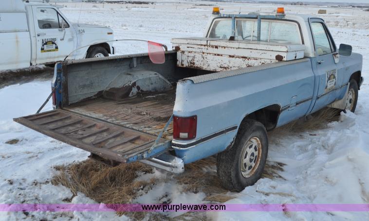image for item C3329 1983 Chevrolet Scottsdale C20 pickup truck