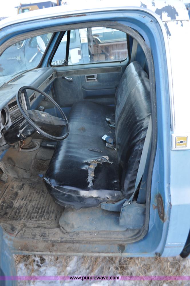 image for item C3329 1983 Chevrolet Scottsdale C20 pickup truck