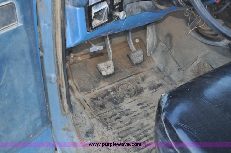 image for item C3329 1983 Chevrolet Scottsdale C20 pickup truck