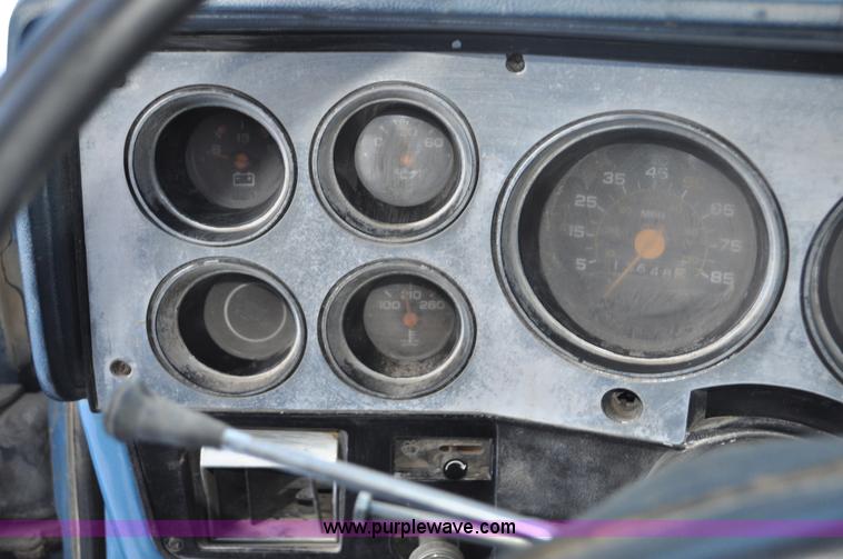 image for item C3329 1983 Chevrolet Scottsdale C20 pickup truck