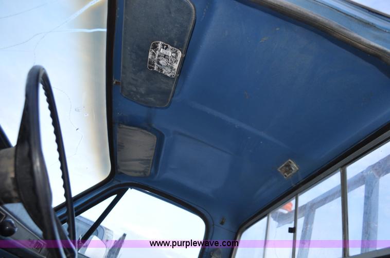 image for item C3329 1983 Chevrolet Scottsdale C20 pickup truck